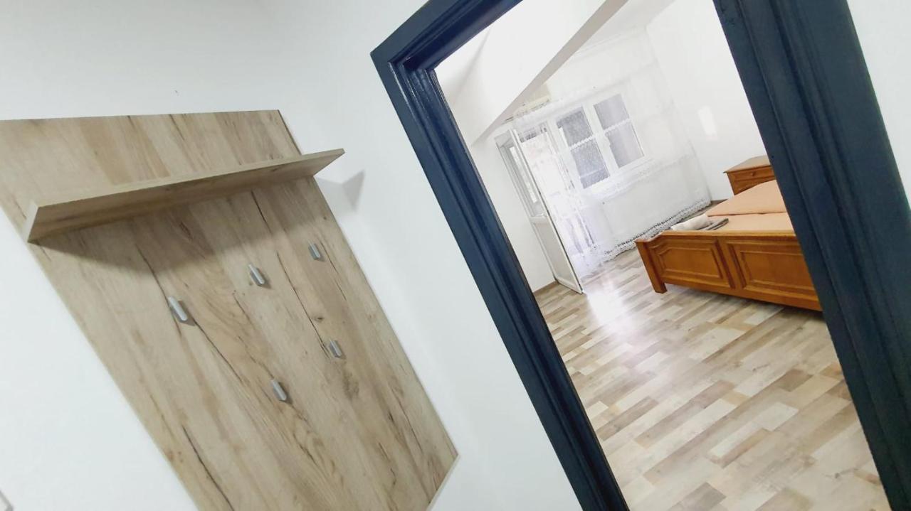 Apartament Radoi Apartment Drobeta Turnu Severin Exterior foto